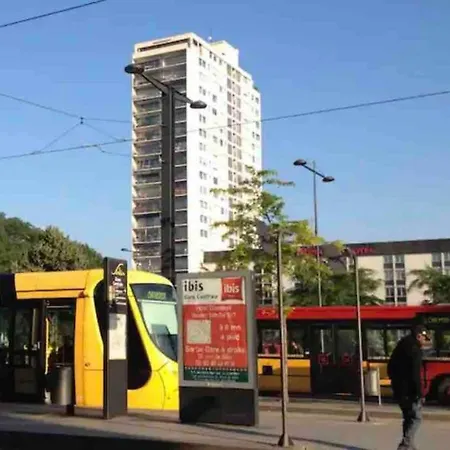 Le Wilson En Face De La Gare De * Mulhouse